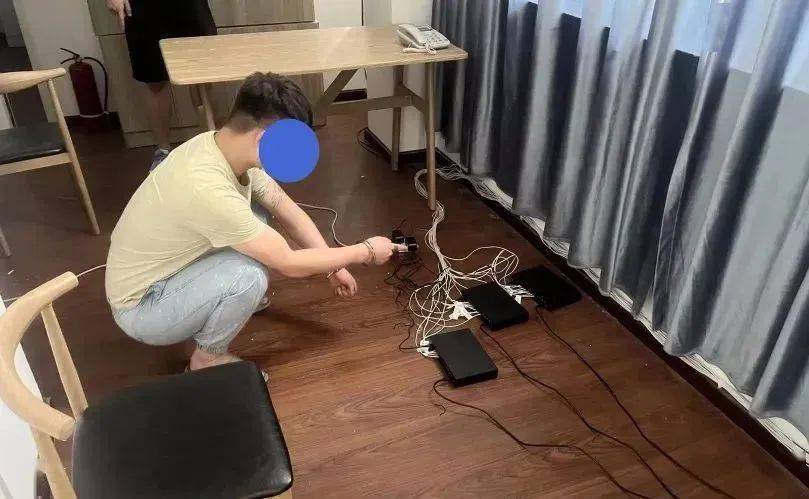 绍兴女子下载一个app<strong></p>
<p>交易所app下载</strong>，8万多元没了！