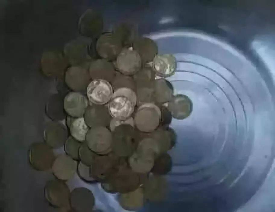 小心<strong></p>
<p>心币</strong>！你收藏的梅花套币可能是水洗币！
