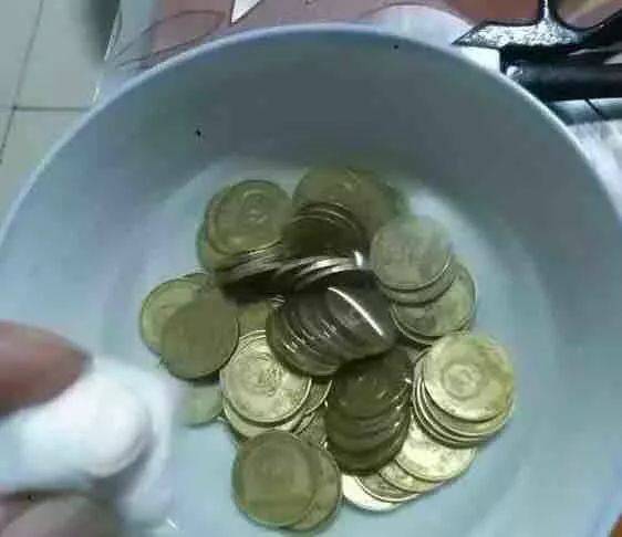 小心<strong></p>
<p>心币</strong>！你收藏的梅花套币可能是水洗币！