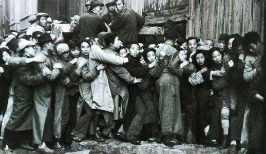 1949<strong></p>
<p>法币金圆券</strong>，陈毅在上海：所有的金融故事，背后都有个共同的逻辑～信用