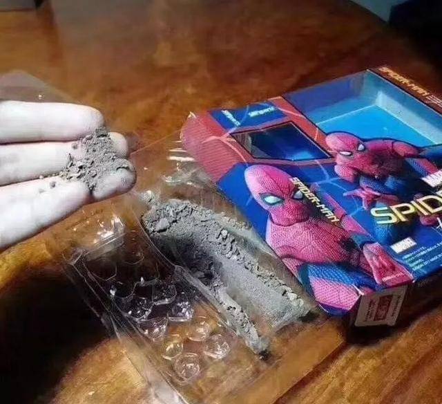 灭霸<strong></p>
<p>狗头币</strong>，我今天就要捶爆你的狗头！