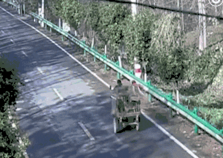 上海街头一女子突然倒地<strong></p>
<p>虎币全球</strong>，满脸是血！很多人用过，已致多起意外！赶快赶快