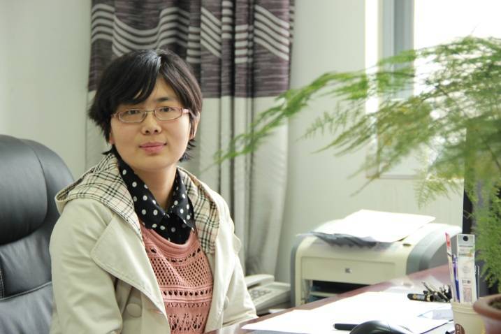 80后白莹出任河南大学副校长<strong></p>
<p>农币网</strong>，曾破格晋升为教授