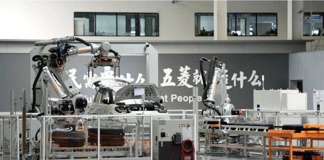 神操作！用天然溶洞停放40架飞机<strong></p>
<p>兔币</strong>，这种“绝招”可能只有柳州人干得出来！