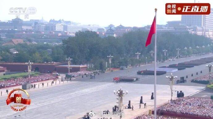 歼20S、DF61导弹<strong></p>
<p>币币火网莱特</strong>，震撼亮相！三支兵种首次亮相天安门广场，空中梯队战机起飞