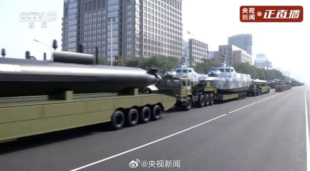 歼20S、DF61导弹<strong></p>
<p>币币火网莱特</strong>，震撼亮相！三支兵种首次亮相天安门广场，空中梯队战机起飞