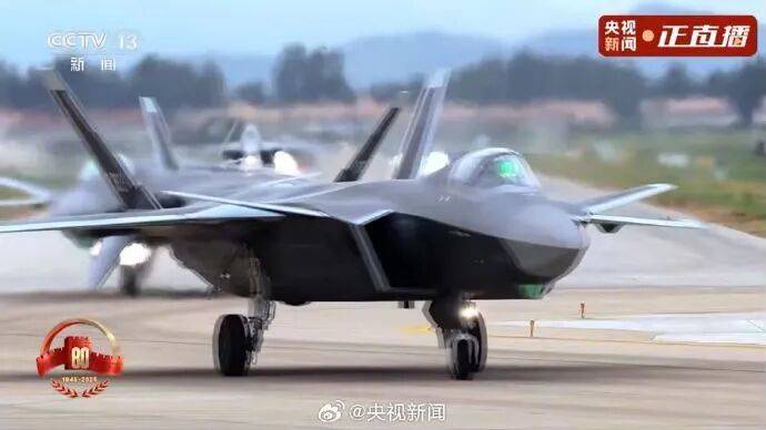 歼20S、DF61导弹<strong></p>
<p>币币火网莱特</strong>，震撼亮相！三支兵种首次亮相天安门广场，空中梯队战机起飞