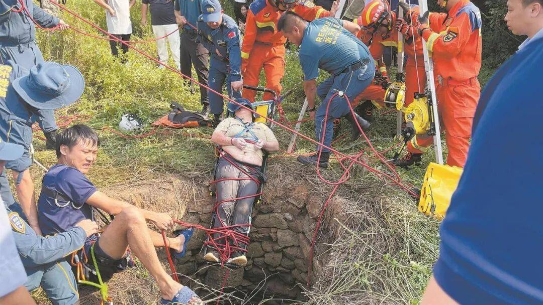 泉州坠井女子“54小时噩梦”：几条蛇爬身上<strong></p>
<p>币知</strong>，双侧肋骨骨折！绝望时靠一个信念坚持活下来……