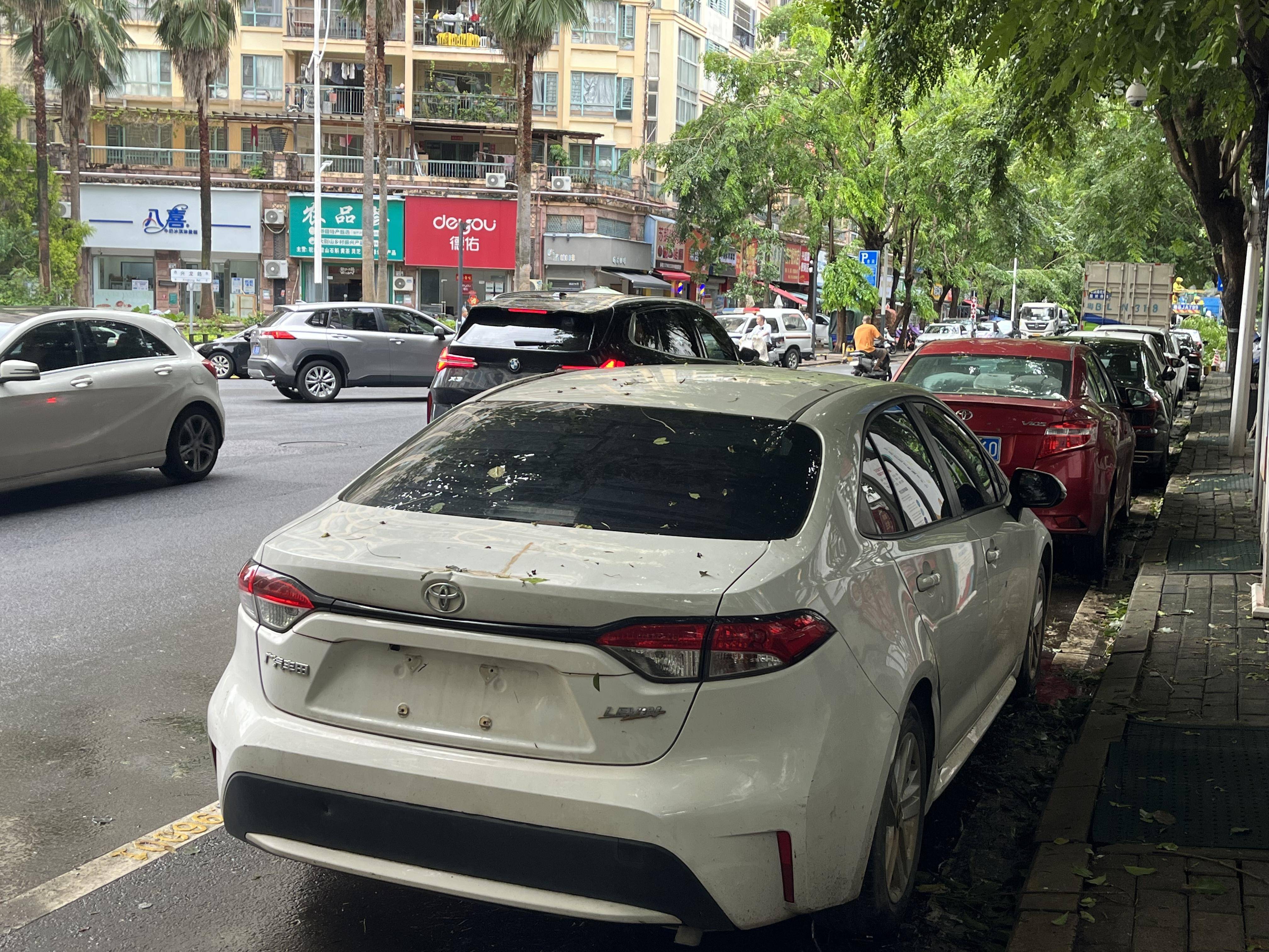 深圳宜停车成免费车位<strong></p>
<p>币知</strong>?记者实探:17个泊位10辆车被催费