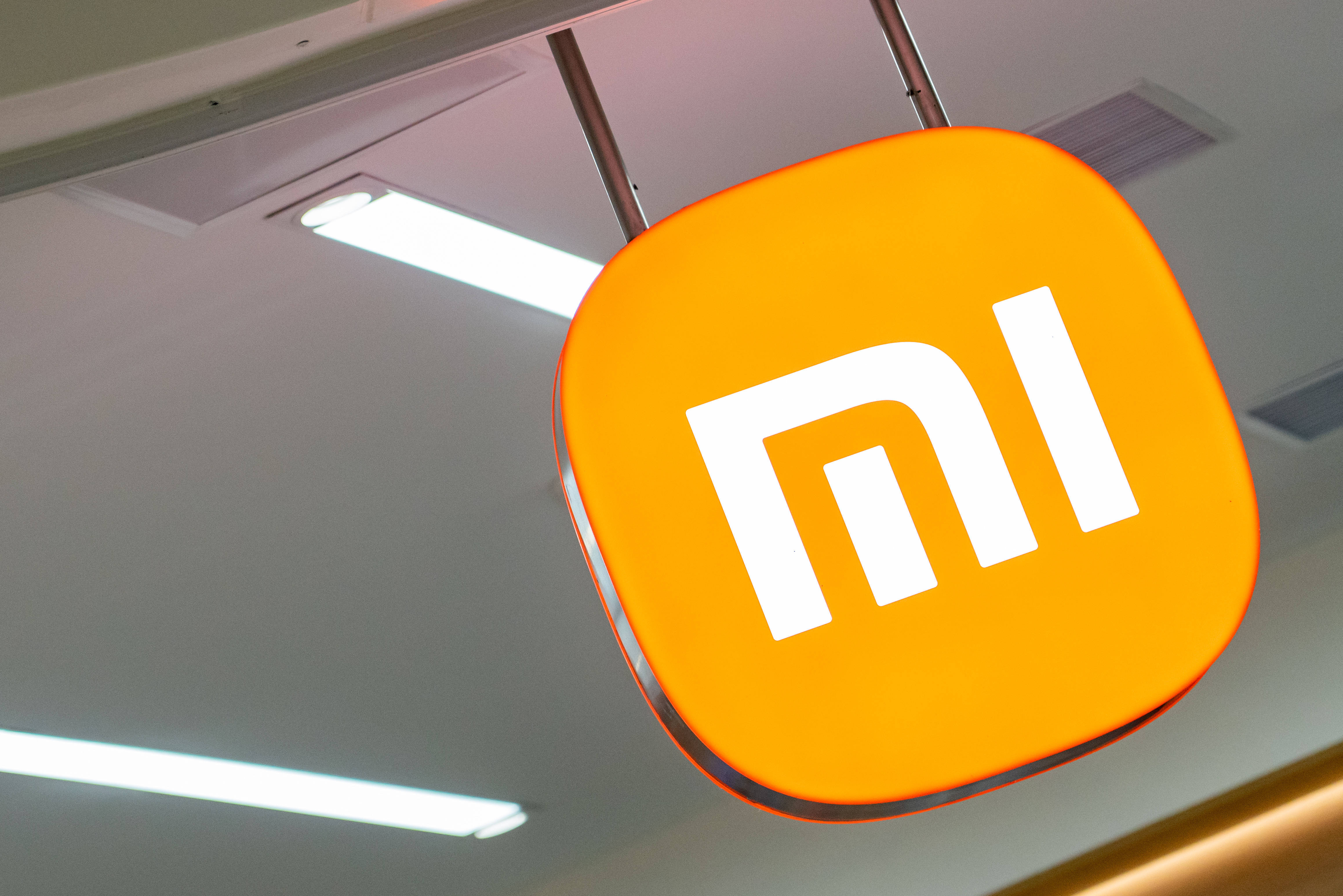 雷军公开小米17Pro全新背屏设计<strong></p>
<p>币知</strong>，此前称对标iPhone正面迎战