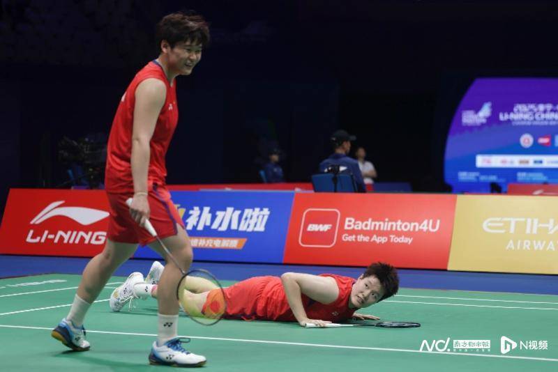 中国羽毛球大师赛16强战<strong></p>
<p>币胜</strong>,国羽五项锁定11个八强席位