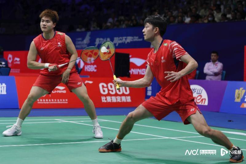 中国羽毛球大师赛16强战<strong></p>
<p>币胜</strong>,国羽五项锁定11个八强席位