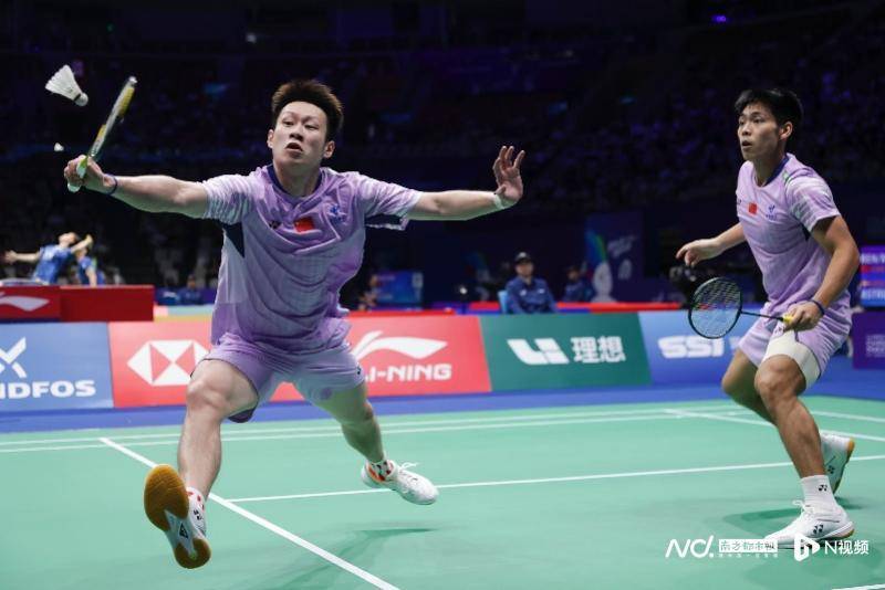 中国羽毛球大师赛16强战<strong></p>
<p>币胜</strong>,国羽五项锁定11个八强席位