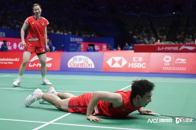 中国羽毛球大师赛16强战<strong></p>
<p>币胜</strong>,国羽五项锁定11个八强席位