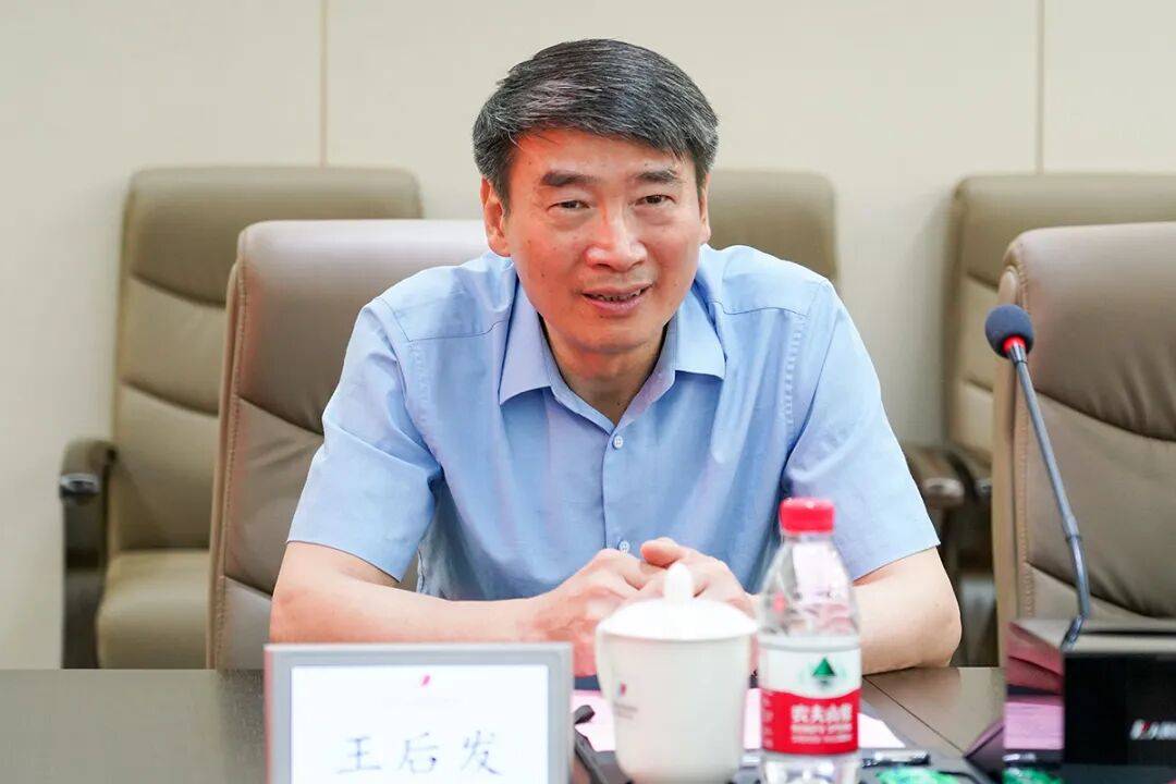 县委书记主动交代问题7个月后<strong></p>
<p>随享币</strong>，县人大常委会原主任也主动交代问题，两人长期共事