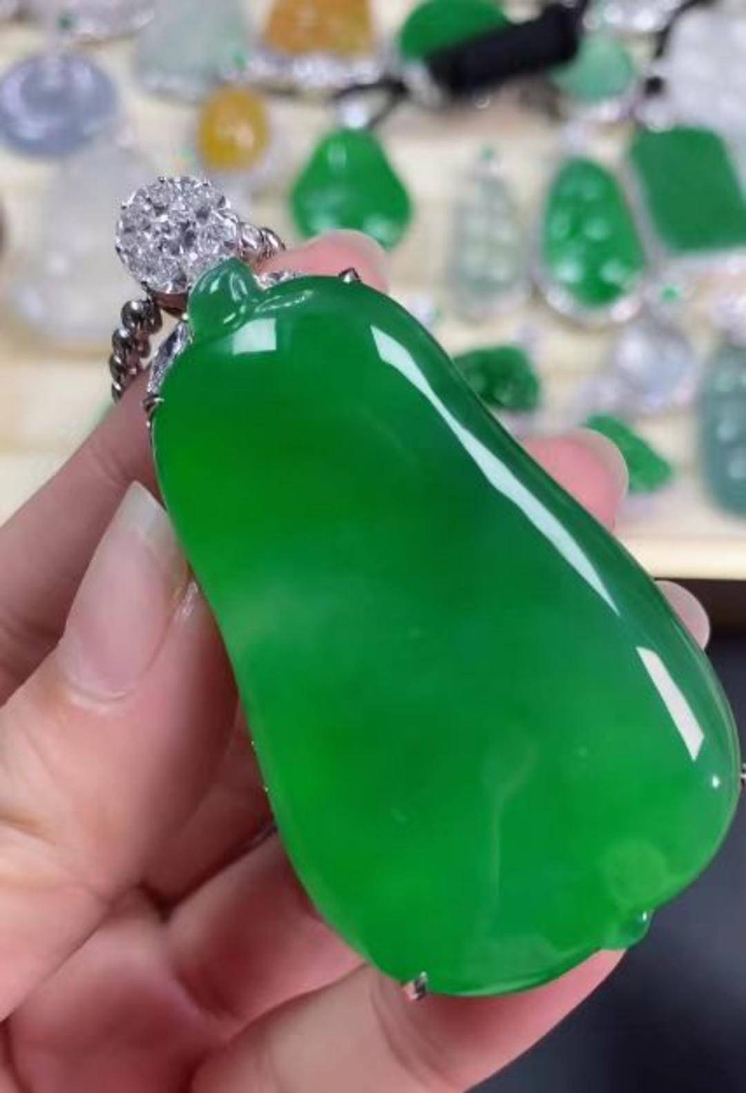 268万翡翠标错价按26.8万卖出 拒发货被判赔50万 商家:公司半年白干了<strong></p>
<p>随享币</strong>,已上诉