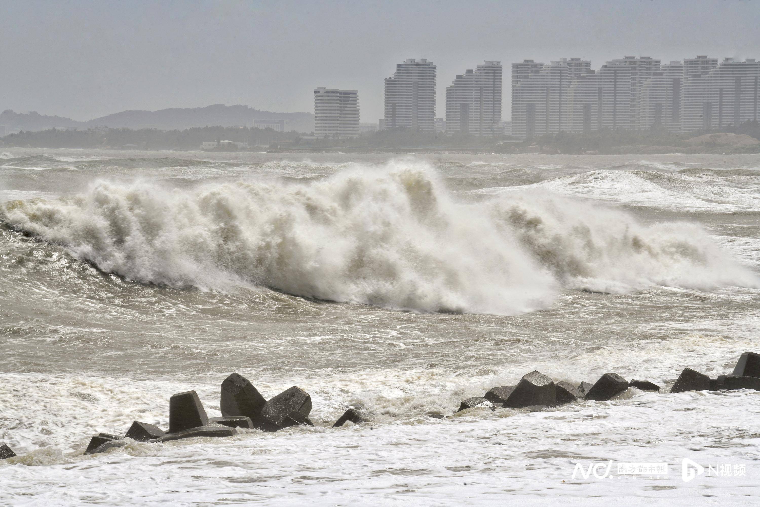 风王“桦加沙”来临前现超美晚霞<strong></p>
<p>bifi币</strong>！广东16城已实行“五停”