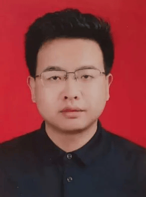 生于1989年，周璇严重违反党的政治纪律、廉洁纪律和生活纪律