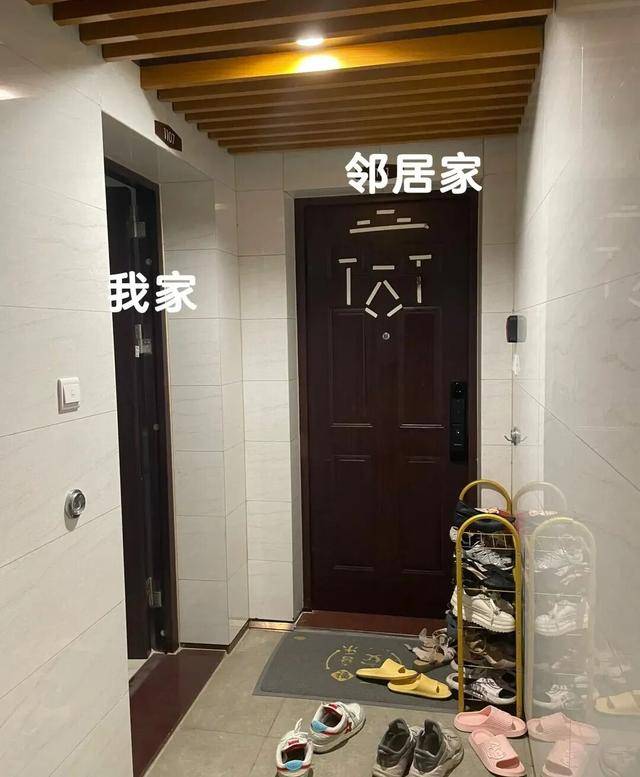 物业“不让门口放鞋子”<strong></p>
<p>安币网</strong>,门口放鞋柜违法吗?