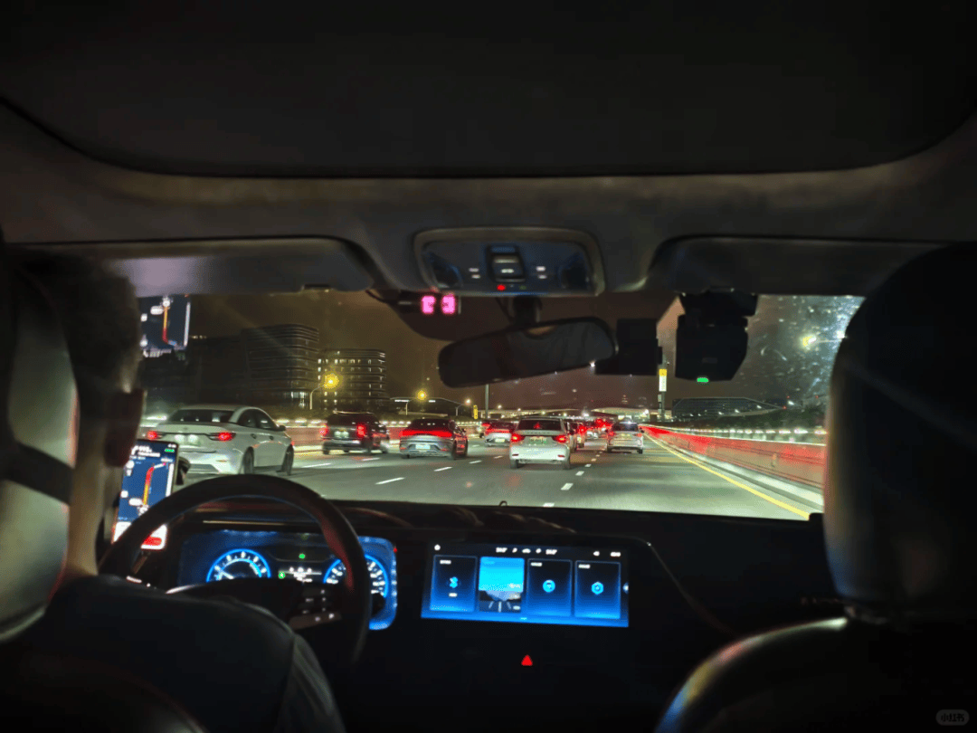 “不亚于春节回家”！凌晨5点<strong></p>
<p>寰球币乐</strong>，深圳有人已经堵在路上……