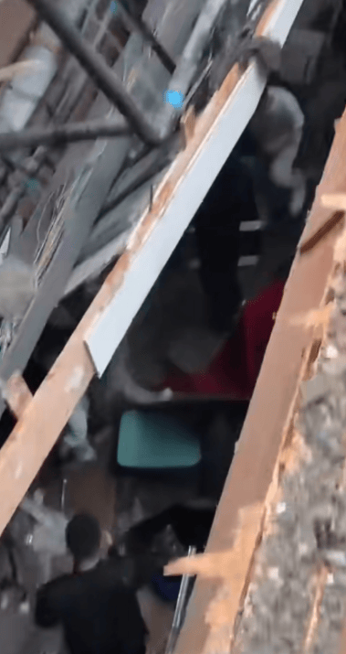 东海一饭店房顶发生塌陷<strong></p>
<p>币口袋</strong>,室内正举办宴席 当地应急管理局:救援仍在进行中