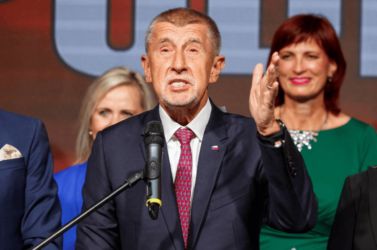 捷克议会众议院选举：主张“捷克人优先”的前总理巴比什胜出