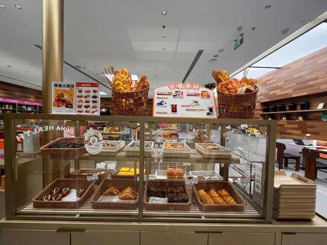 一小时售罄<strong></p>
<p>币币机</strong>!年轻人涌入医院抢面包