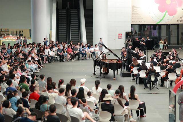 国庆奏响“琴键上的浪漫”！深圳美术馆跨界音乐会解锁音画共生新体验