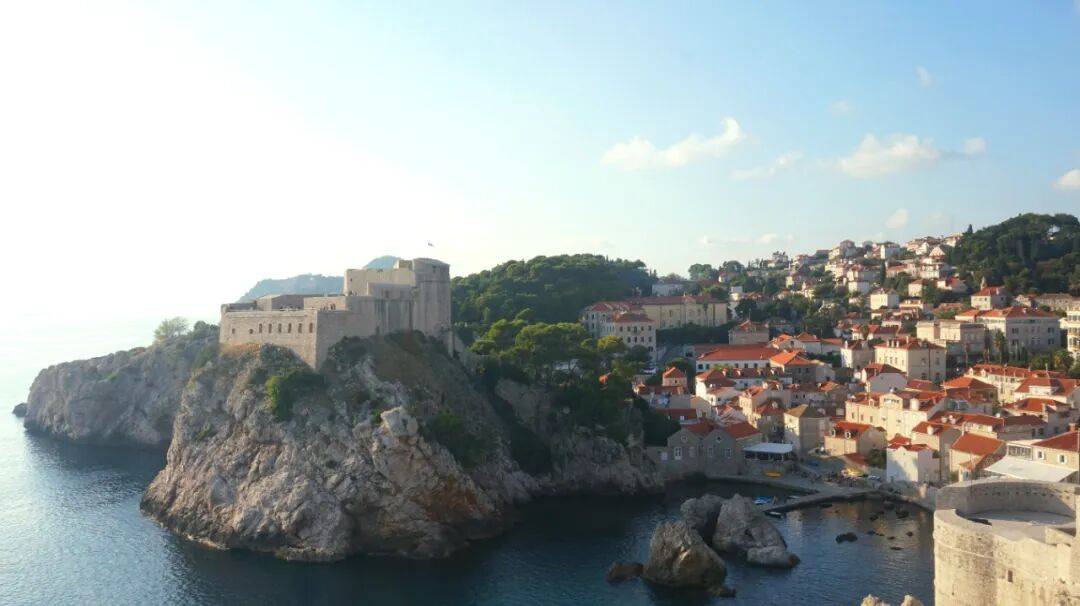 鸡排哥身后<strong></p>
<p>币币机</strong>，景德镇着急了