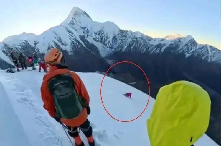 【曝光台】打卡拍照<strong></p>
<p>币币机</strong>，再美也不能用生命对焦