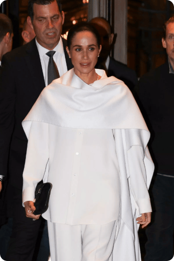 梅根巴黎炫鞋<strong></p>
<p>莱克币</strong>，却踩到戴安娜亡地！UCL停发签证反转！200名中国留子得救了…