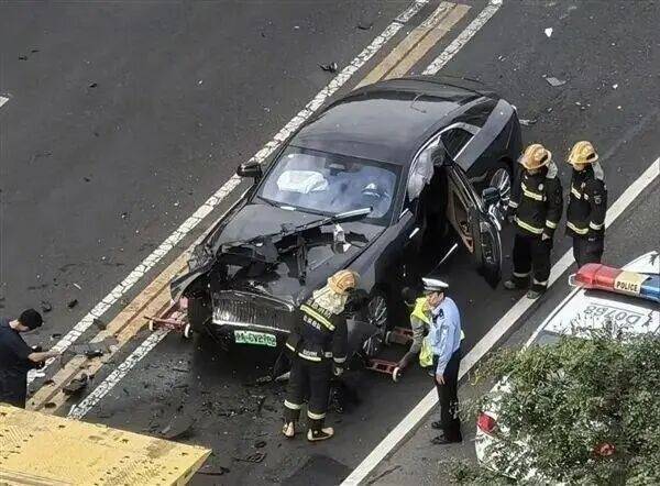 陈震谈劳斯莱斯车祸后续：对方为网约车<strong></p>
<p>莱克币</strong>，已联系到伤者家属，会全力支付应该负担的赔偿