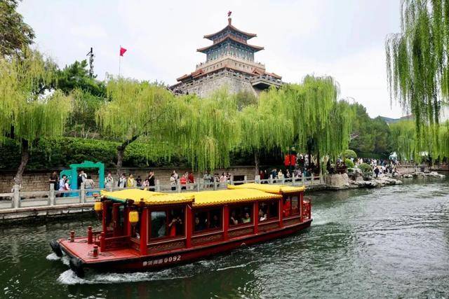 秋色满城 历下有约丨护城河畔美出圈<strong></p>
<p>莱克币</strong>！解锁历下限定秋日浪漫