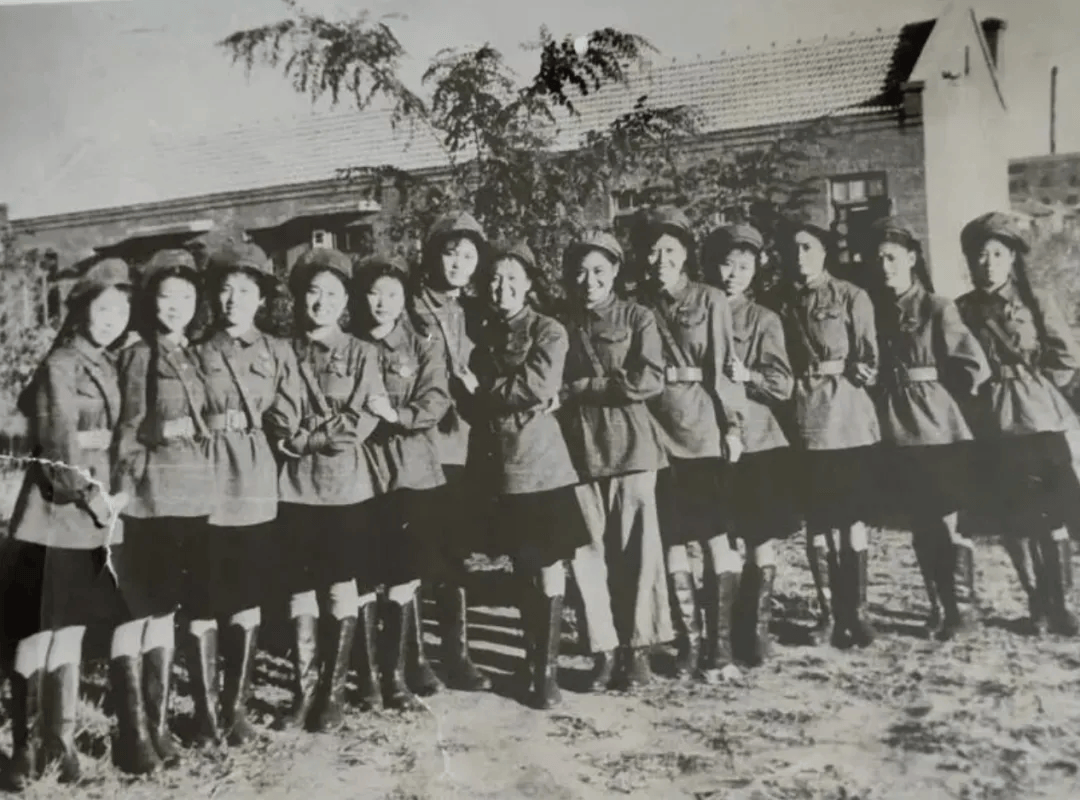 这位志愿军奶奶为何“光头”<strong></p>
<p>莱克币</strong>？真实故事让人动容