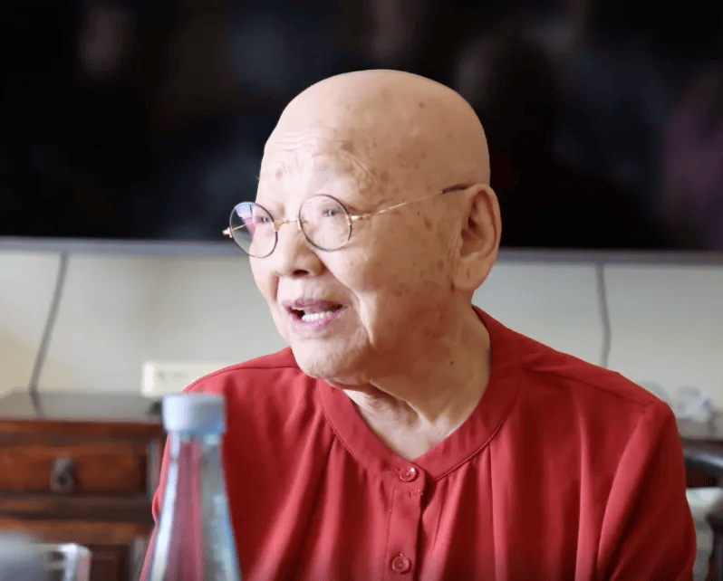 这位志愿军奶奶为何“光头”<strong></p>
<p>莱克币</strong>？真实故事让人动容