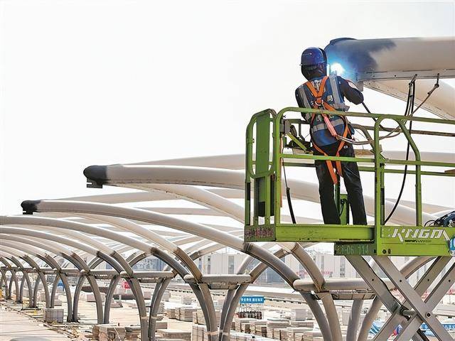 向海展新翼 “飞”出新天路<strong></p>
<p>莱克币</strong>！厦门翔安国际机场建设进入收官冲刺阶段