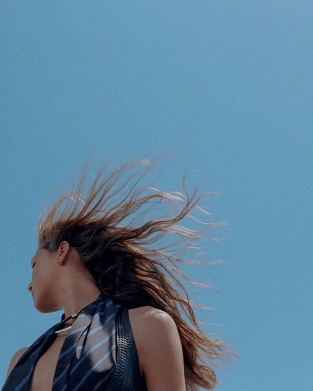 Hermès的女骑士<strong></p>
<p>莱克币</strong>,在沙滩上自由驰骋