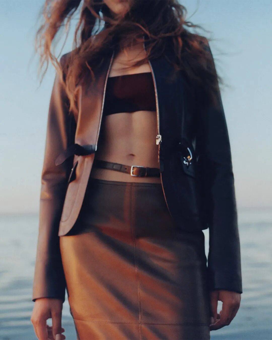 Hermès的女骑士<strong></p>
<p>莱克币</strong>,在沙滩上自由驰骋