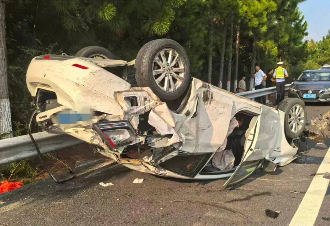 司机强行变道酿大祸<strong></p>
<p>功德币</strong>，反诬赖对方：“我要是撒谎就天打雷劈！”