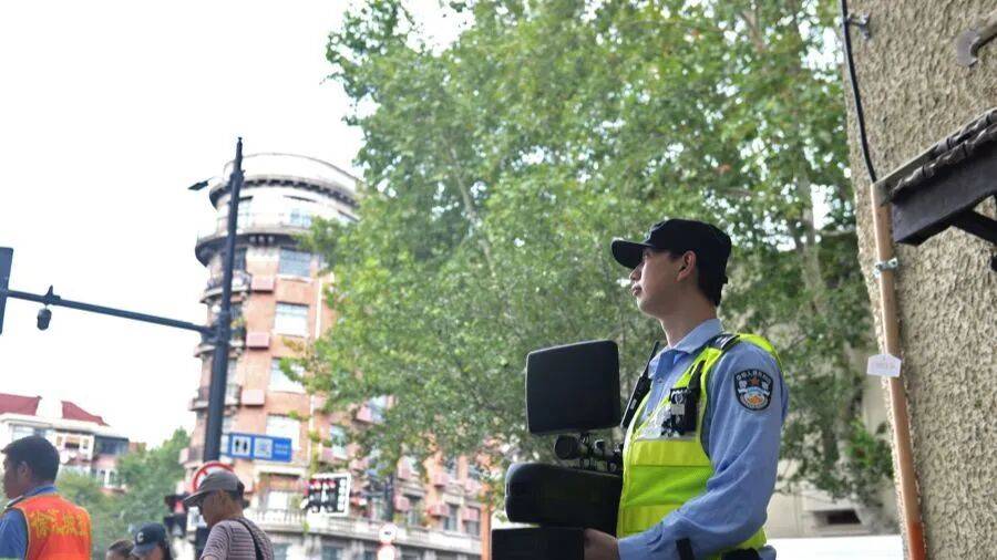 突然群发<strong></p>
<p>国产币</strong>！大批上海市民收到警方短信！全市爆火网红已被锁定...有爸爸因孩子违规被罚款