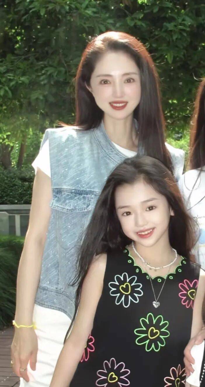 9岁小酒窝<strong></p>
<p>国产币</strong>，大大方方成顶流