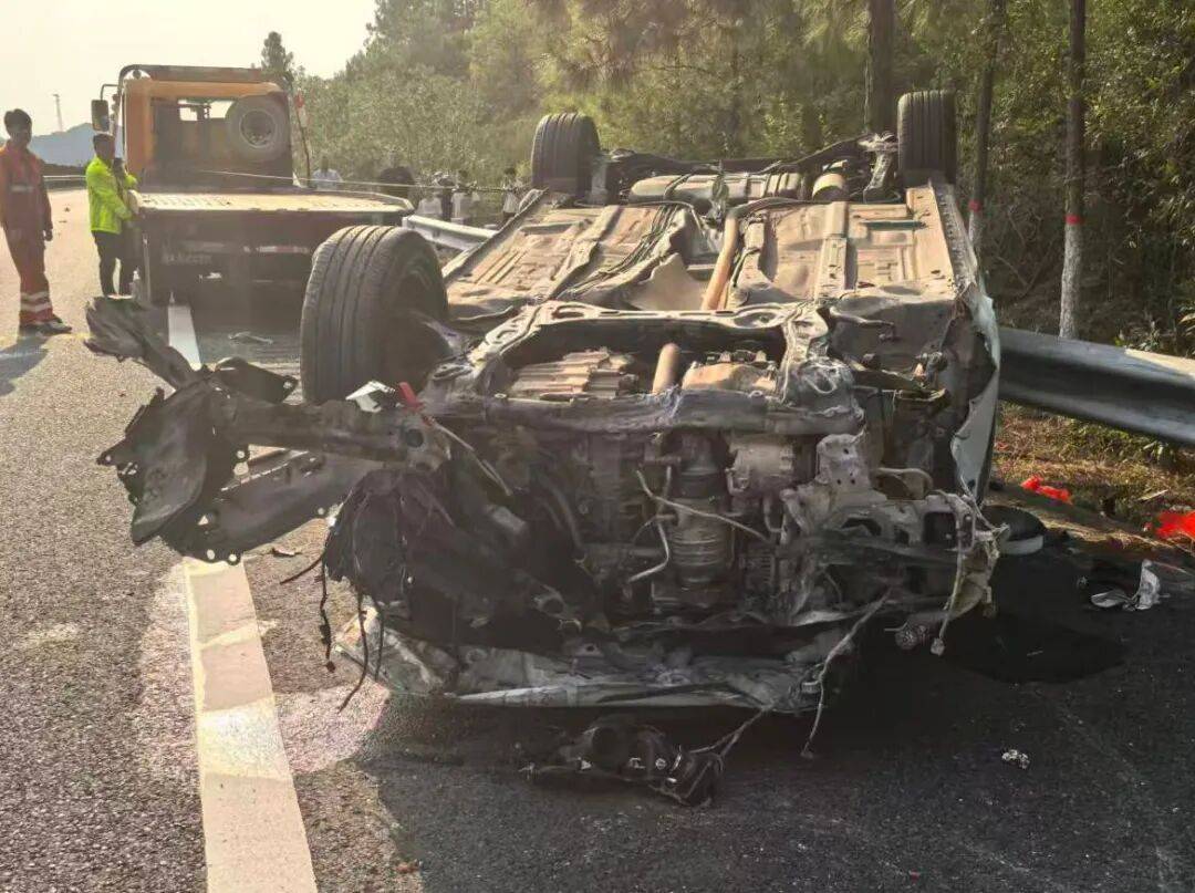 “我撒谎天打雷劈！”男子高速突然强行变道致翻车<strong></p>
<p>法币时代</strong>，反诬赖对方