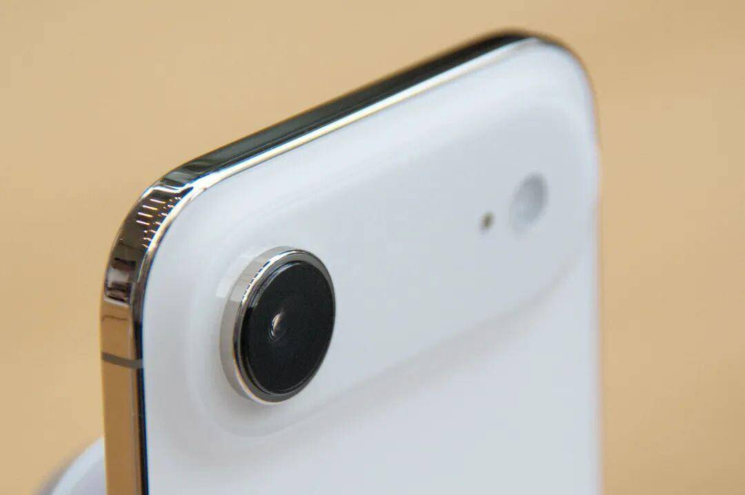 移动联通双双宣布<strong></p>
<p>全币白</strong>，已有上万人预约！网友：国行iPhone Air要来了吗