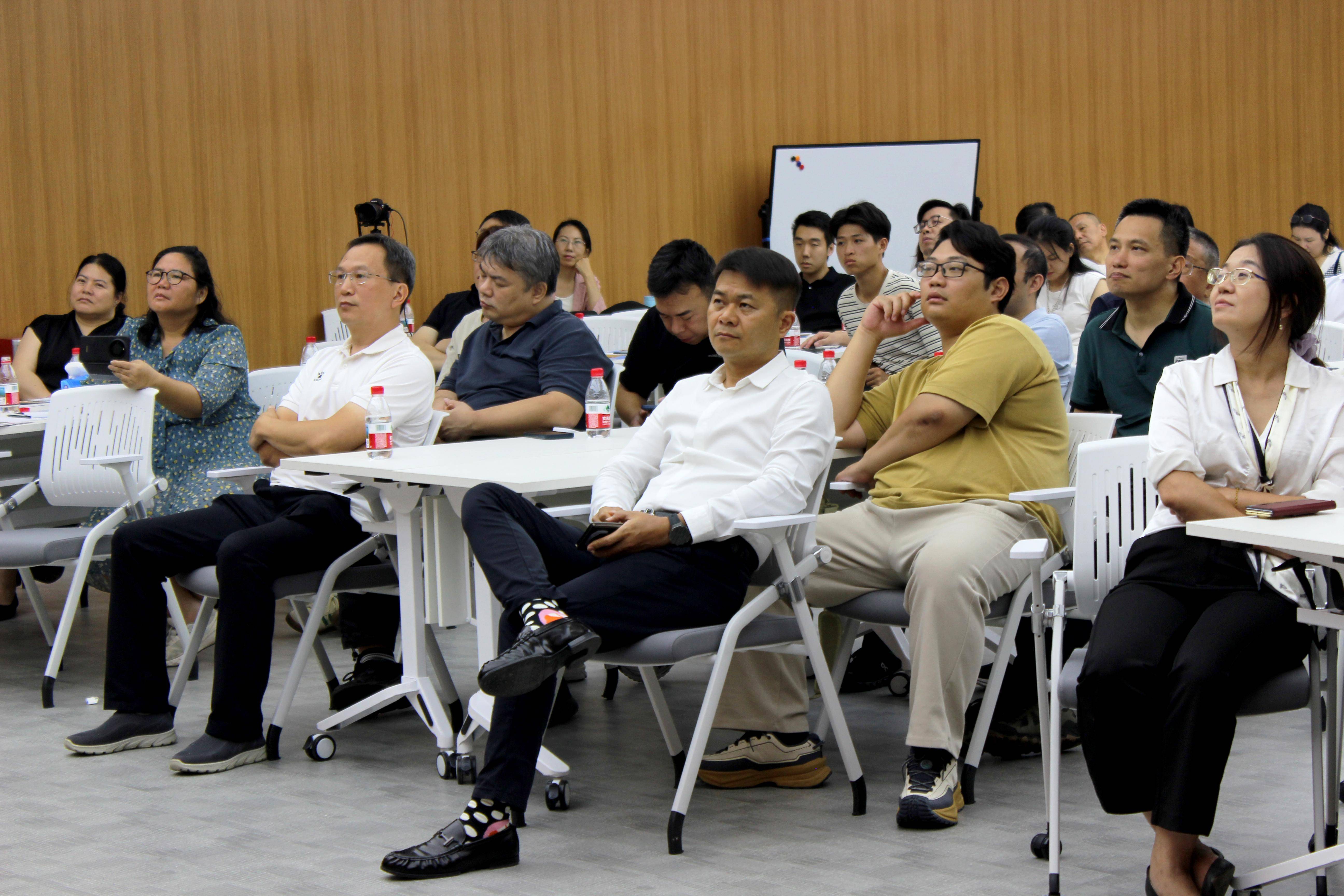 深圳20村集结<strong></p>
<p>全币白</strong>！戈壁远征进入倒计时：5天徒步88公里