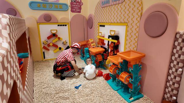 海底捞<strong></p>
<p>咪咕币商城</strong>，和西贝“抢娃”