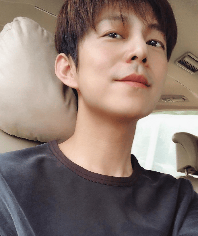 51岁何炅坦言：精力大不如前<strong></p>
<p>咪咕币商城</strong>，我现在特别痛苦，又近视又老花