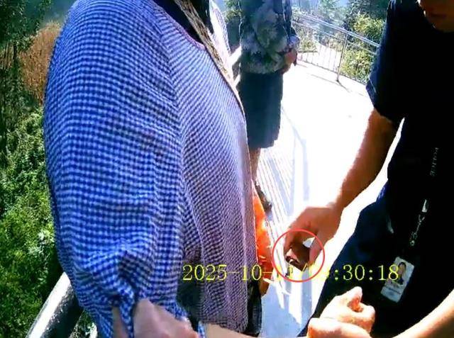 100斤玉米上秤秒变60斤？贵州一村民遭“鬼秤”骗粮！民警出手<strong></p>
<p>咪咕币商城</strong>，5人被拘