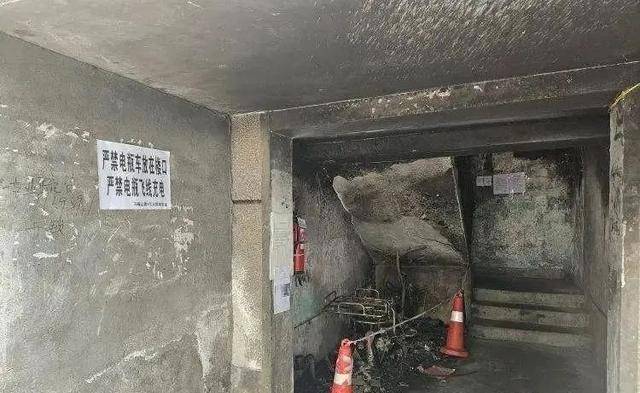 仅仅30秒<strong></p>
<p>吉祥币</strong>,男子全身烧伤90%!别再这样充电!