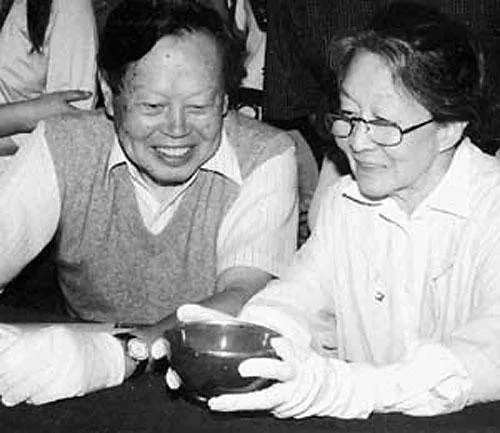 103岁杨振宁去世<strong></p>
<p>委内瑞拉法币</strong>，象牙塔倒塌