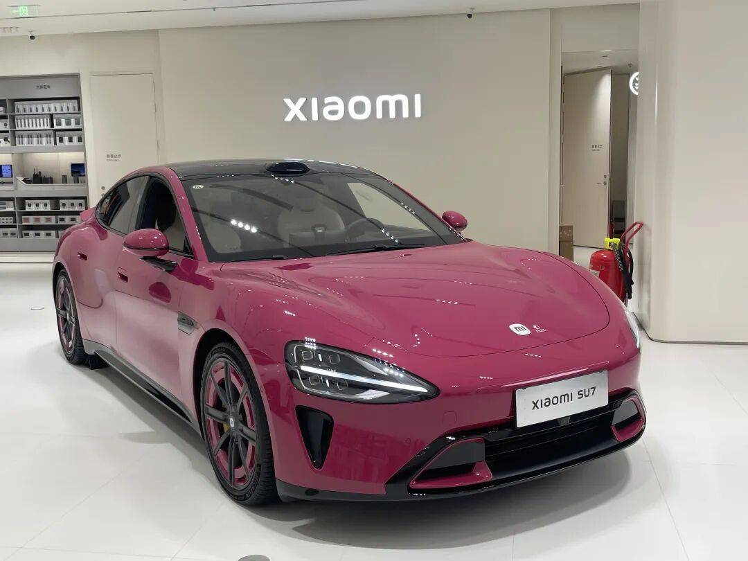 车轮飞滚十余米！武汉小米SU7断轴撞护栏<strong></p>
<p>狼币</strong>，一月内两起脱落事故，官方回应仍含糊